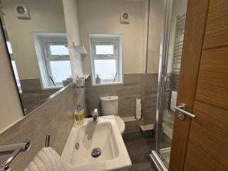 Worthing Beach 180 - Sea Views & Free Parking - 2