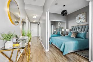 2 Bedroom & Den with Stunning Views of Lake Ontario - 2