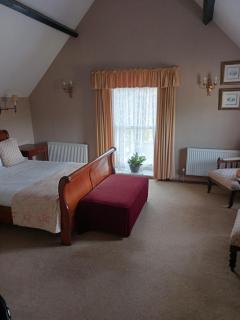 Meath Arms Country Inn - 3