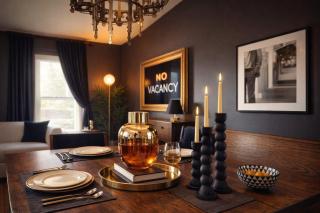 Spacious 7-Bedroom Home in Evanston - 5