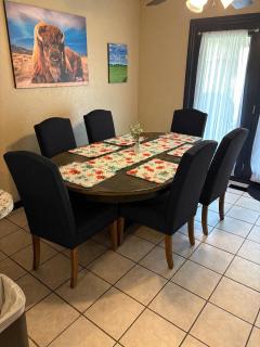 Entire Home 3 BR 3 BA Sleeps 6 Fast WiFi Spacious - 6