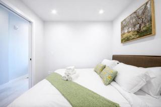 Brand New King Bed Suite Gym UG Park Kensington - 2
