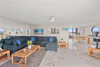 Beachside Oasis Sand Ocean River Mountain Views - 1