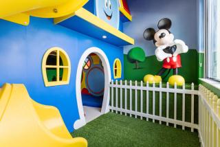 Brand-New 15BR Home with Mini Basketball Court - 11031 - 5