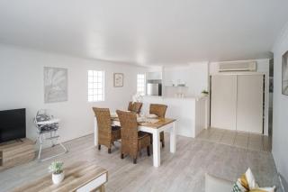 Contemporary 2-Bedroom Apartment in Sothbank - 8