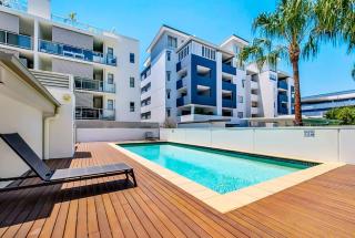 Contemporary 2-Bedroom Apartment in Sothbank - 9