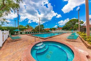 4330 Shorewalk lakeview condo close to IMG and Beach - 7
