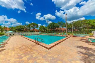 4330 Shorewalk lakeview condo close to IMG and Beach - 8