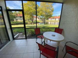 4330 Shorewalk lakeview condo close to IMG and Beach - 4