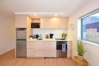 Spacious 2BR City Stay Near Christchurch CBD - 3