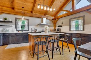 Hemlock Hollow Lodge - Sleeps 20 - Family Friendly - 5