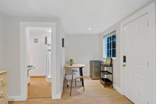 Cozy and Calm Modern Studio with Private Entrance - 8