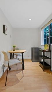 Cozy and Calm Modern Studio with Private Entrance - 6