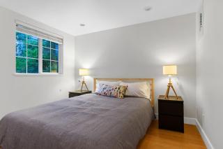Cozy and Calm Modern Studio with Private Entrance - 4