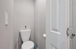 Modern Studio by Southpark Meadows Easy Walk to Park by Austin Vacay - 7