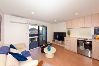 Central Christchurch Base for Your Stay - 3