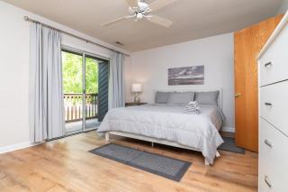 Home Near Beach with Access to Shared Pool and Tennis Courts - 8