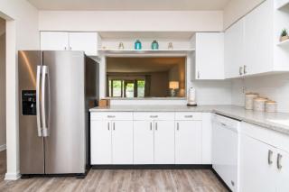 Home Near Beach with Access to Shared Pool and Tennis Courts - 4