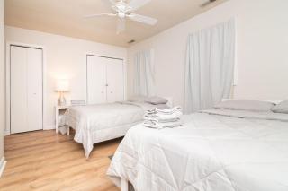 Home Near Beach with Access to Shared Pool and Tennis Courts - 1