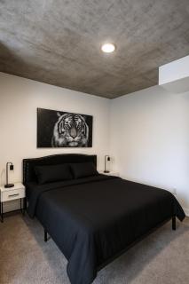 Trendy 3BRx3BA City Apt Pool and Ping Pong A1 - 3