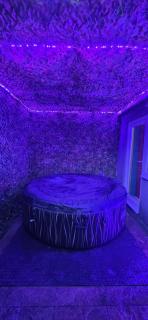 Casa Sol - Hot Tub, Free Parking, 2BR Stay - 0
