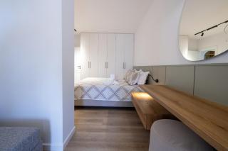Flutura's Suite - 8