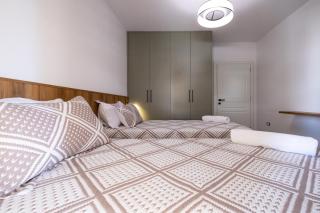Flutura's Suite - 4