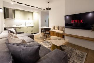 Flutura's Suite - 1