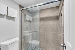 Jersey Shore Stay 2 Beds, Free Parking, Pool - 2
