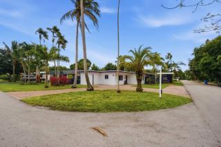 Barbie Poolhouse | 3 Ensuite BR | Outdoor Dining - 2