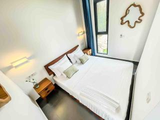 Your getaway in nature! Private garden & pool view - 6