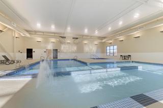 Best Western Plus Neepawa Hotel - 2