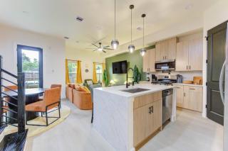 Conjoined New 8BR | NRG | Med Center | Hot Tub - 8
