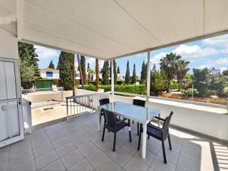 Iria Family Villas - Kid Friendly, Walk to The Beach - 8