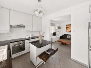 Iria Family Villas - Kid Friendly, Walk to The Beach - 3