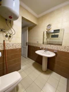 Elegant Seaside Apartment 2BR Prime Location - 9