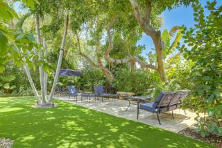 Vibrant North Palm Beach Home ~ 2 Mi to Beach! - 8