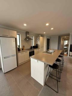 Family friendly retreat in Mangawhai Village - 9