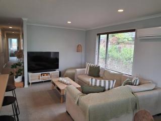 Family friendly retreat in Mangawhai Village - 2