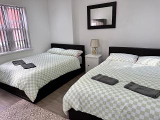 Paradise Two Bebrooms,one King and two double beds - 4
