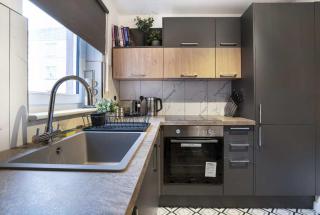 Family-Friendly Edinburgh Stay Near City Centre Sleeps 5 - 8