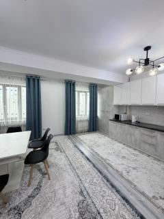 Sunny 3BR, Parks Sunday Market & World Cuisines - 1