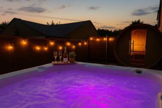 Luxury Wellness & Fun - Hot Tub Sauna Gym Casino Billiards - 8