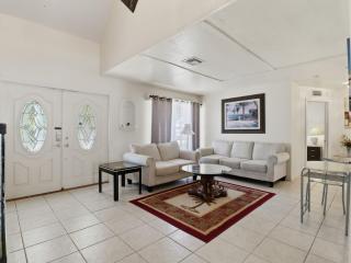Sleeps 16 plus Central Cape Coral Family Escape home - 3