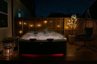 Sleeps 25 - Karaoke Dome Hot Tub Games Makeup Station & Rooftop Soccer - 9