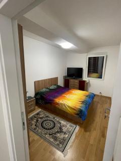 Modern Cozy Apartment 3 Min to City Center - 8