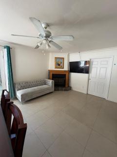Cozy 1 Bedroom Prefect Home in East Los Angeles - 8