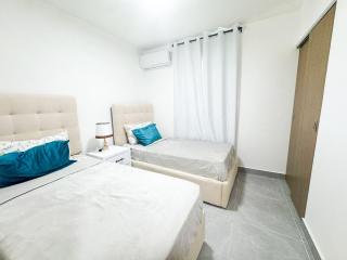 Elegance and comfort just five minutes from the airport - 8