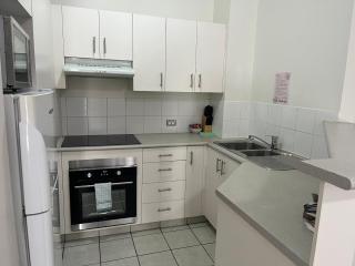 Serenity in Surfers Paradise - 4