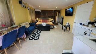 Comfort Suites - Studio Two - 9